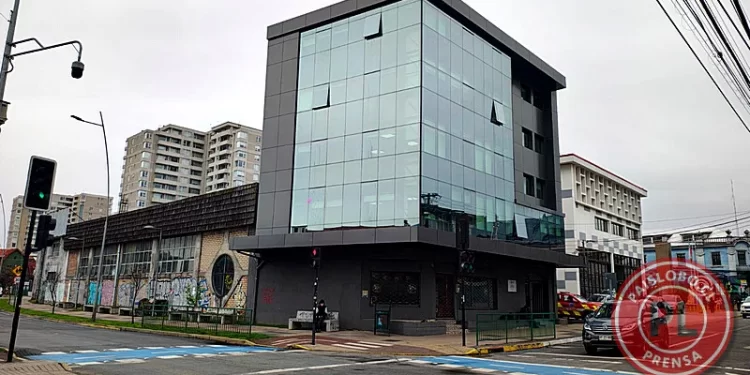 Paro en Liceo Carmela Carvajal de Prat: Estudiantes inician movilización indefinida