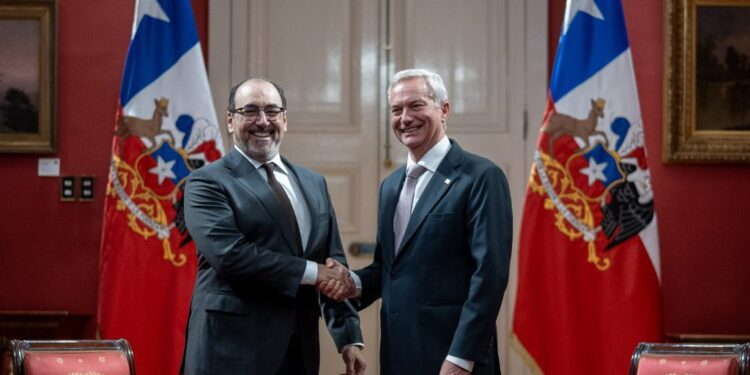 Kast se reúne con presidente de CAF: entidad dispondrá USD 6.000 millones para proyectos en Chile
