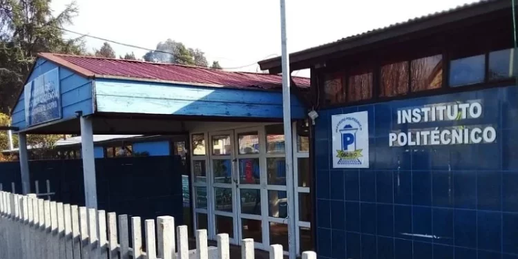 Apoderados del Liceo Politécnico de Osorno exigen igualdad presupuestaria para fin de año