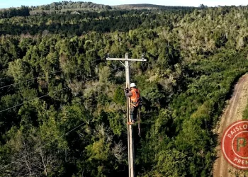 Luz para cientos de familias: Inversión cambiará la vida rural en San Juan de la Costa