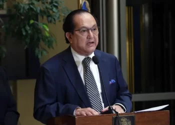Diputado Daniel Lilayú defiende la continuidad de «Yo elijo mi PC»