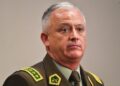 General Araya desmiente a Ricardo Yáñez por armamento en Carabineros y llama a “ser responsables»
