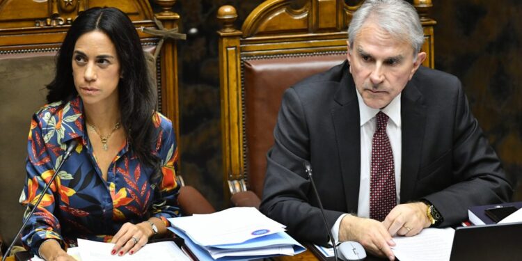 Autoridades del Senado defienden soberanía de Chile tras declaraciones del embajador de Estados Unidos
