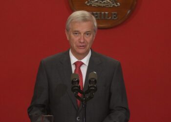 Presidente Kast conversa con primer ministro británico: Abordaron comercio, seguridad e Islas Malvinas