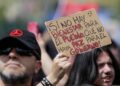 Incidentes marcan marcha por el 18-O en Santiago: Metro cierra estaciones y Carabineros dispersa a manifestantes