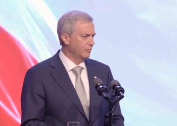 Criteria: Aprobación del Presidente Kast baja a 27% y la desaprobación llega al 64%