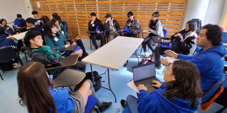 Más de un centenar de estudiantes participan en la ULagos de la construcción de una Agenda Juvenil Escolar