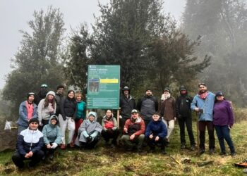 Voluntarios unieron sus manos para cuidar el Cerro Sarnoso