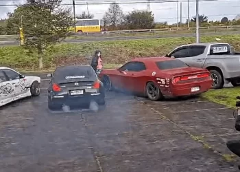 ¡Podrían terminar destruidos! Caen autos modificados para carreras clandestinas