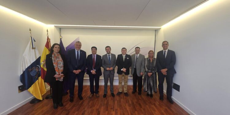 Rector de la ULagos participa en encuentro internacional en España para fortalecer la cooperación universitaria entre América Latina y Europa